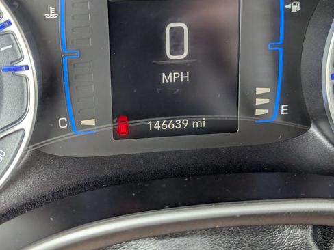 Used 2018 Chrysler Pacifica L FWD image 15