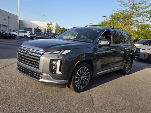Used 2024 Hyundai Palisade Calligraphy FWD image 1