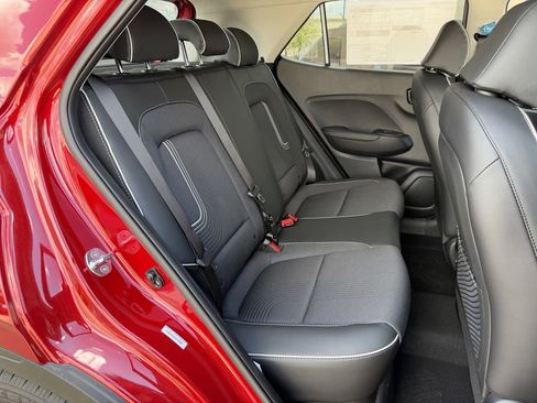 New 2025 Hyundai Venue Limited image 25