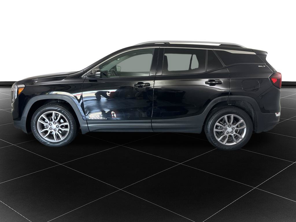 Used 2023 GMC Terrain SLT AWD/4WD image 2