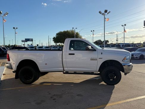Used 2018 RAM 3500 Tradesman w/ Chrome Appearance Group image 5