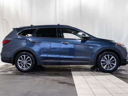 Used 2017 Hyundai Santa Fe Limited image 3