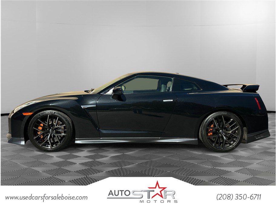 Used 2018 Nissan GT-R Premium AWD/4WD image 1