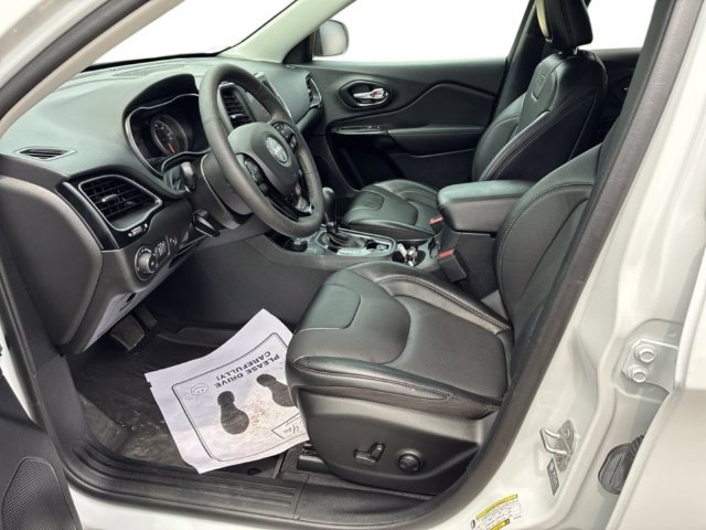 Used 2023 Jeep Cherokee Altitude Lux w/ Mopar Interior Package AWD/4WD image 22