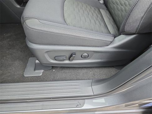 New 2025 Nissan Pathfinder SV w/ Black Appearance Package image 31