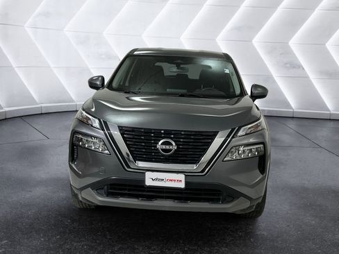 Used 2023 Nissan Rogue SV image 2