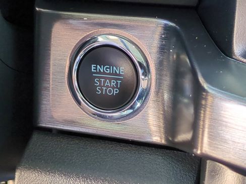 Used 2025 Ford F250 Lariat AWD/4WD image 23
