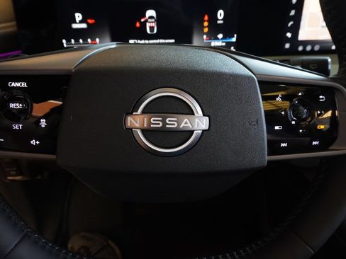 Used 2025 Nissan Murano SL AWD/4WD image 17