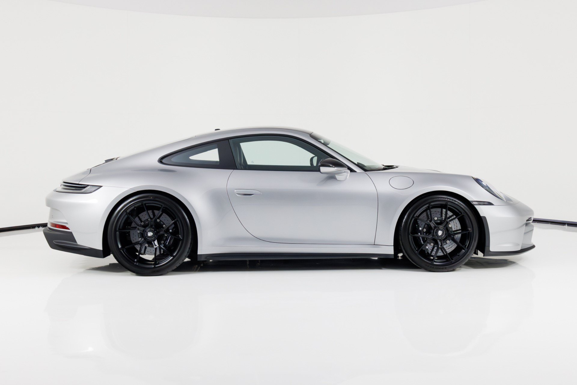 Used 2022 Porsche 911 GT3 RWD image 2