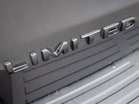 Used 2022 Ford Expedition Limited w/ Equipment Group 304A image 10