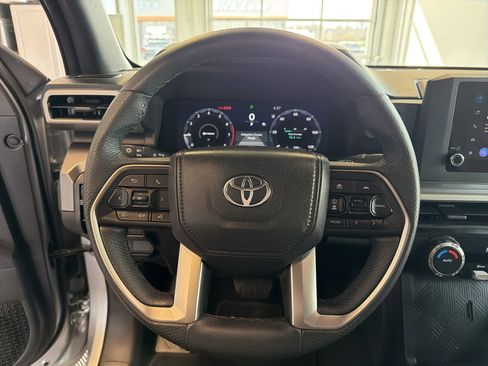 Used 2025 Toyota Tacoma TRD Off-Road image 17