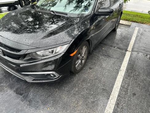 Used 2019 Honda Civic EX image 2