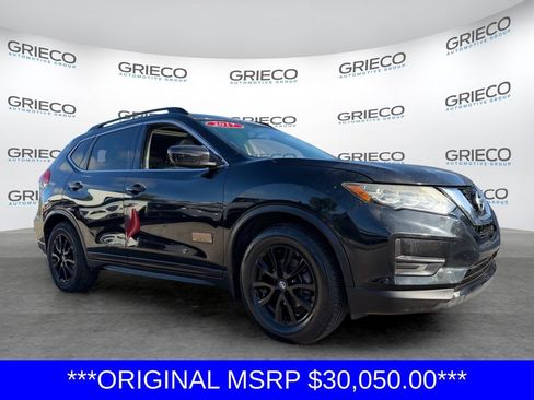 Used 2017 Nissan Rogue SV FWD image 1
