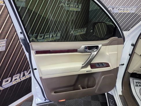 Used 2017 Lexus GX 460 image 17