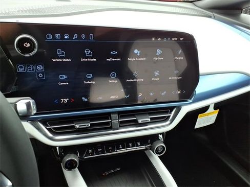 New 2026 Chevrolet Equinox EV LT image 11