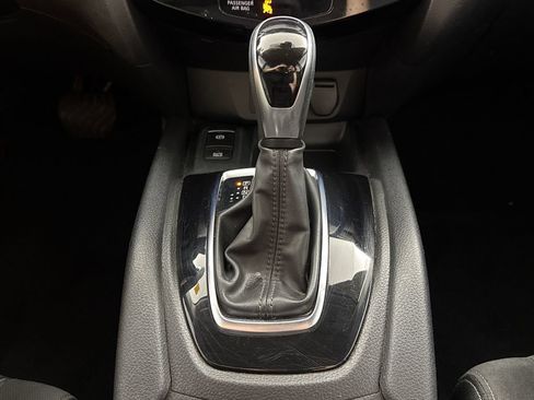 Used 2019 Nissan Rogue SV w/ Premium Package FWD image 19