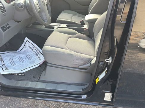 Used 2019 Nissan Frontier SV AWD/4WD image 24