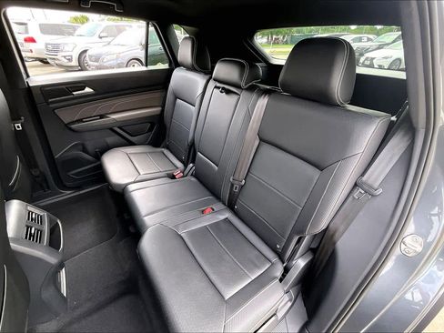 Used 2023 Volkswagen Atlas Cross Sport SE FWD image 19