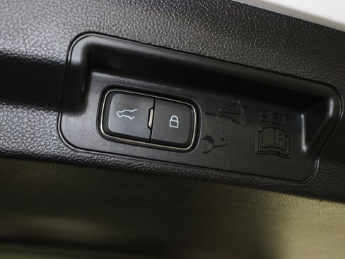 Used 2020 Ford Explorer Platinum w/ Premium Technology Package AWD/4WD image 15