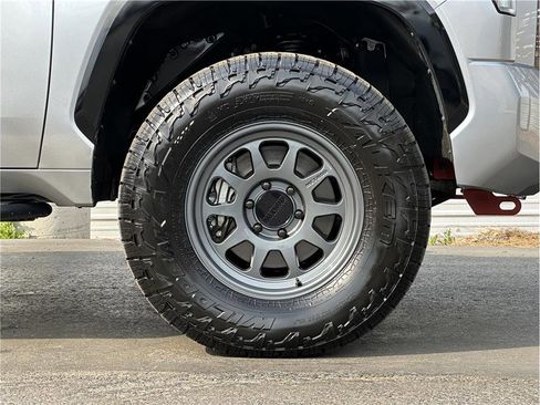 Used 2024 Toyota Tundra Platinum image 30