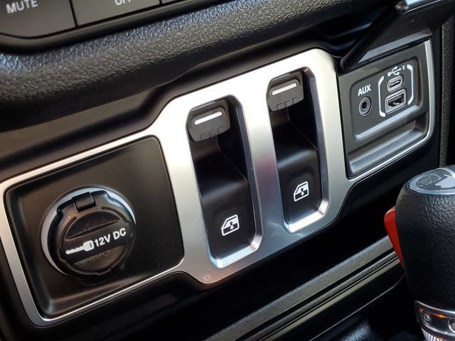 Used 2026 Jeep Wrangler Sport AWD/4WD image 19