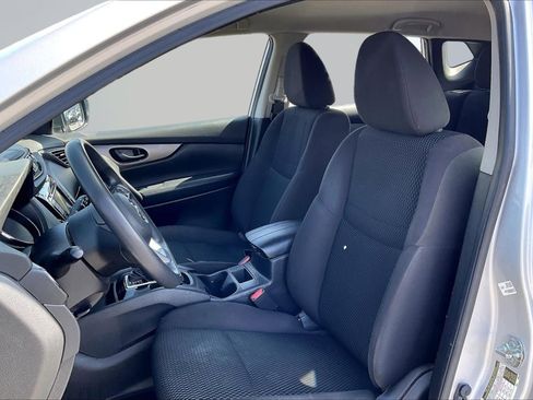 Used 2019 Nissan Rogue Sport S image 25