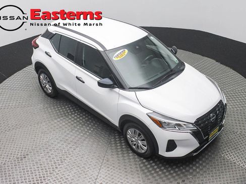 Used 2023 Nissan Kicks S FWD image 3
