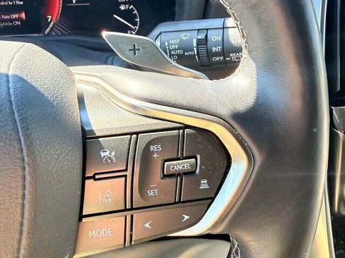 Used 2023 Lexus LX 600 4WD w/ Luxury Package image 25