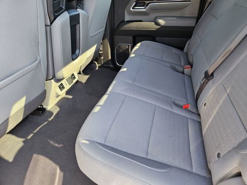 Used 2025 Chevrolet Silverado 1500 LT RWD image 27