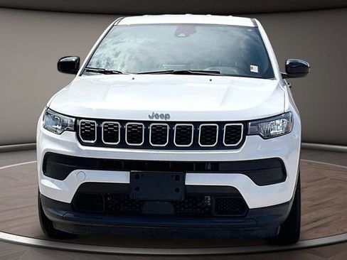 Used 2025 Jeep Compass Sport AWD/4WD image 3