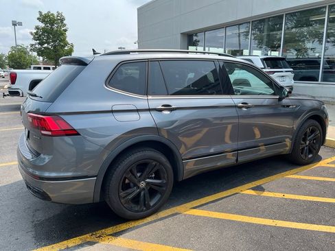Used 2023 Volkswagen Tiguan SE R-Line AWD/4WD image 8