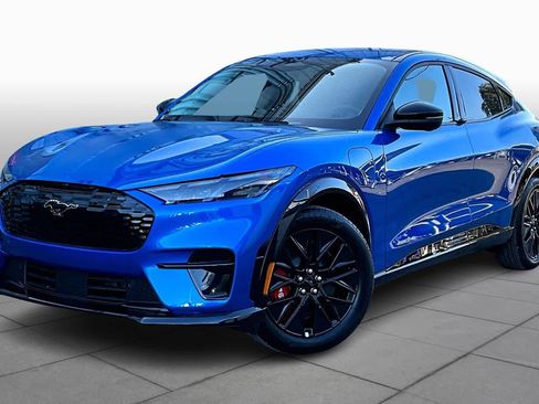 Used 2025 Ford Mustang Mach-E Premium w/ Sport Appearance Package image 34