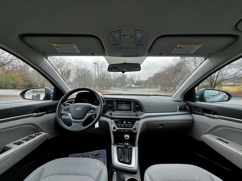 Used 2017 Hyundai Elantra SE image 28