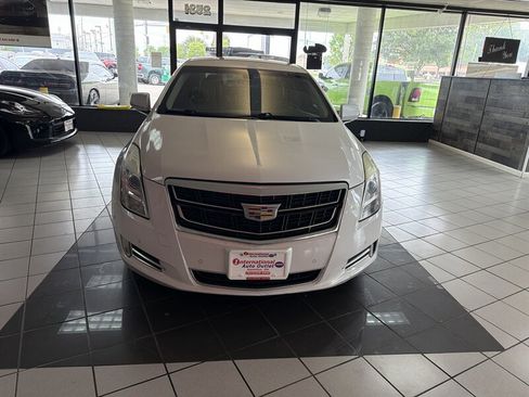 Used 2017 Cadillac XTS Luxury FWD image 3