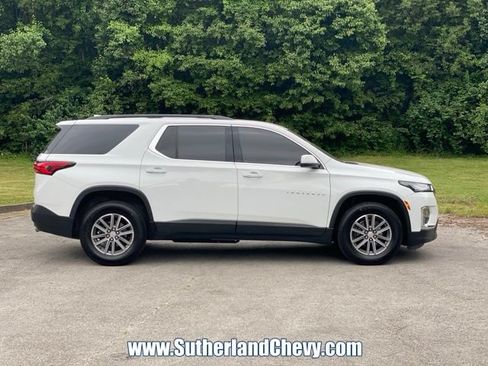 Used 2023 Chevrolet Traverse LT FWD image 8