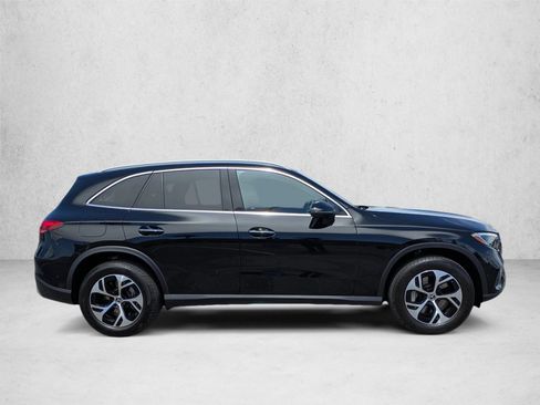 Used 2025 Mercedes-Benz GLC 350e 4MATIC image 4