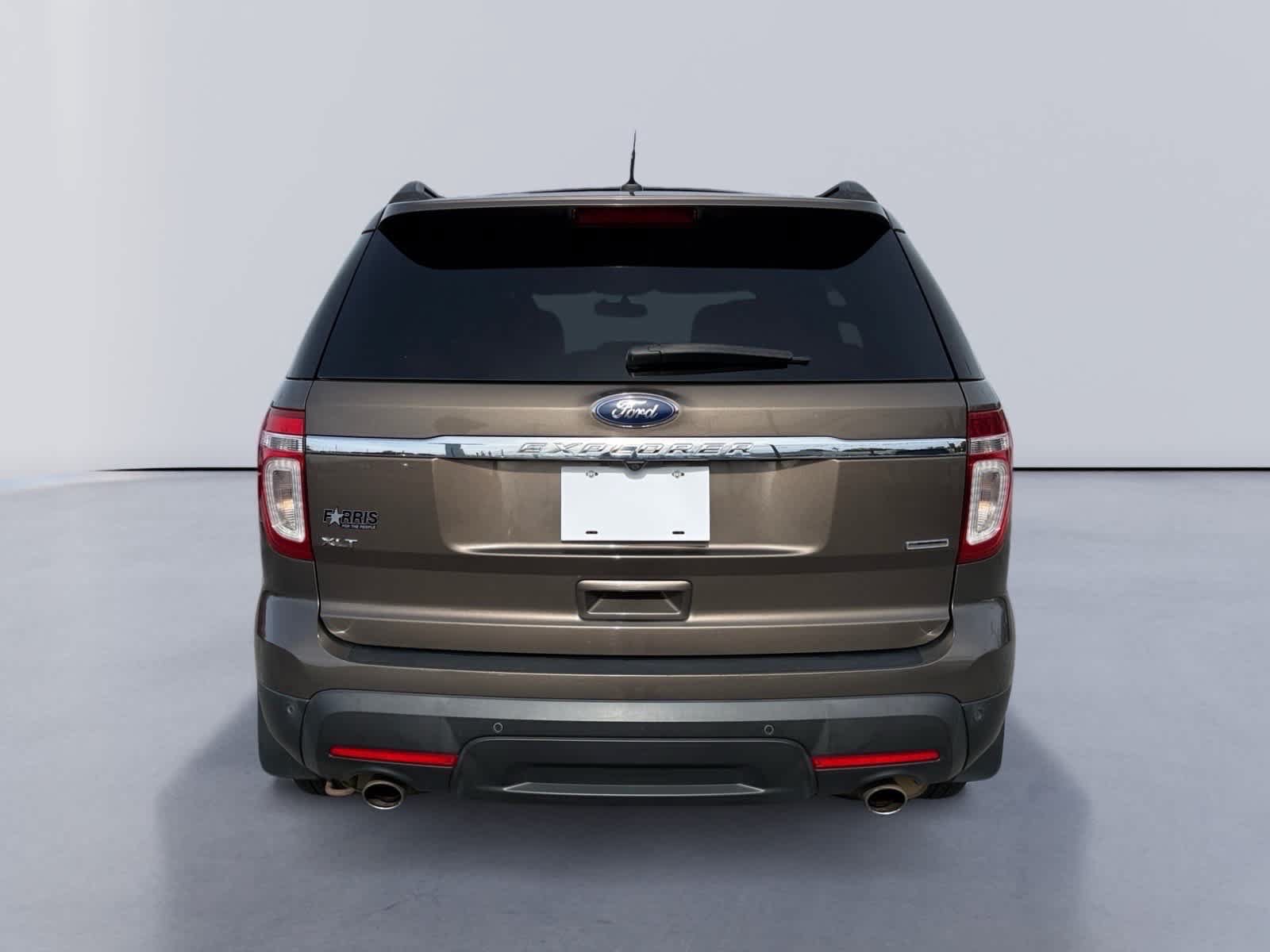 Used 2015 Ford Explorer XLT w/ Equipment Group 201A AWD/4WD image 4