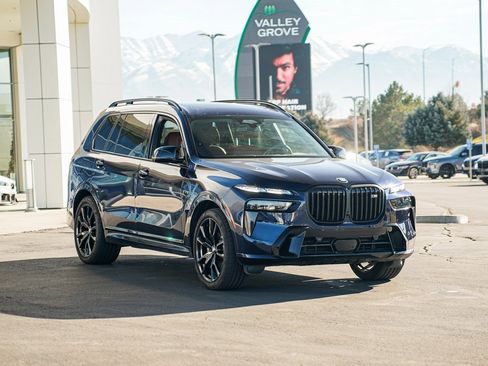 New 2025 BMW X7 M60i image 3