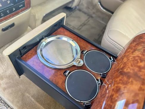 Used 2006 Maybach 57 RWD image 22
