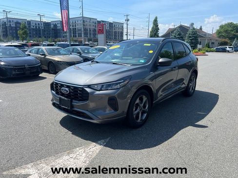 Used 2023 Ford Escape ST-Line w/ Tech Pack #1 AWD/4WD image 3