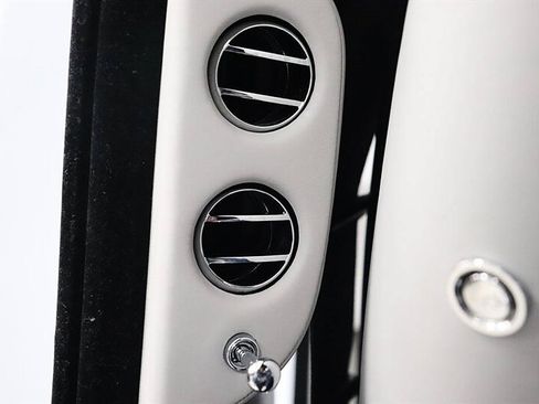 Used 2022 Rolls-Royce Cullinan w/ Cullinan Package AWD/4WD image 38