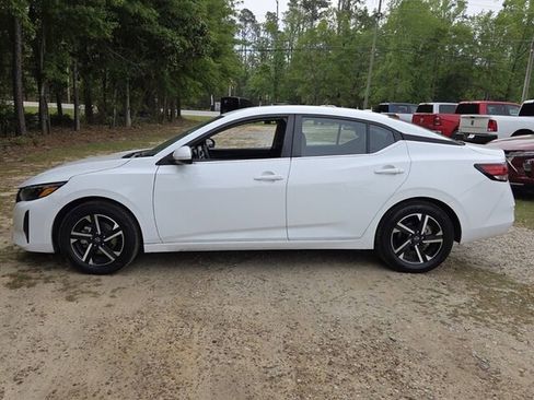 Used 2024 Nissan Sentra SV FWD image 5