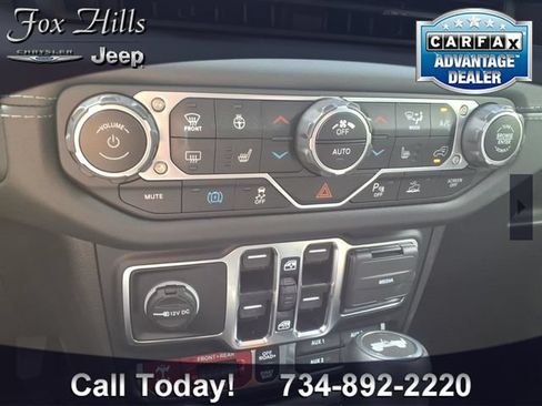 Used 2024 Jeep Wrangler Unlimited Rubicon 4xe AWD/4WD image 22