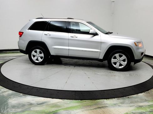 Used 2012 Jeep Grand Cherokee Laredo AWD/4WD image 3