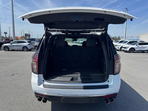 Used 2024 Chevrolet Tahoe Premier RWD image 18