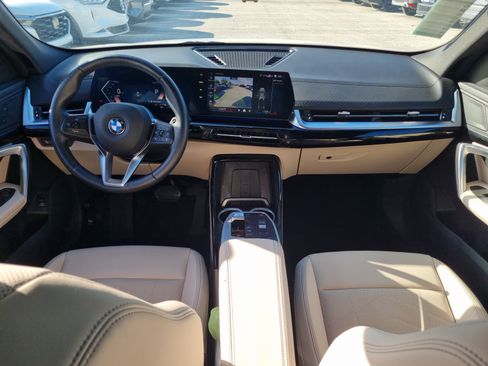 Used 2025 BMW X2 xDrive28i AWD/4WD image 18
