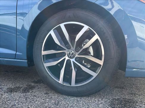 New 2025 Volkswagen Jetta SE image 8