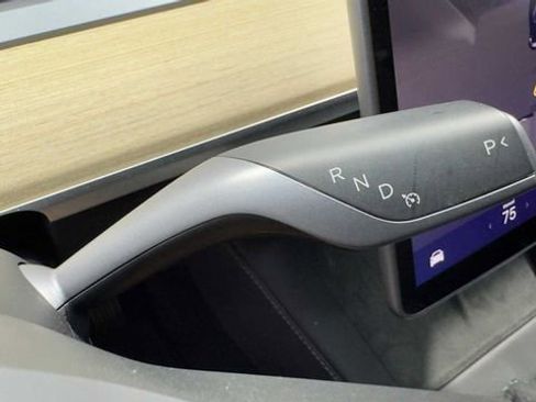 Used 2023 Tesla Model 3 Standard Range image 28