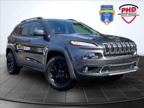 Used 2018 Jeep Cherokee Trailhawk w/ Quick Order Package 27L AWD/4WD image 1