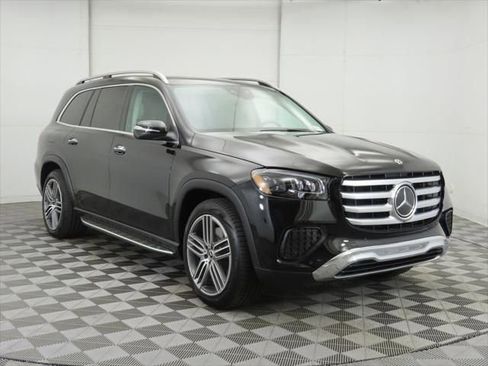 New 2026 Mercedes-Benz GLS 450 4MATIC image 3